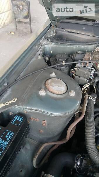 Седан Nissan Bluebird 1988 в Києві