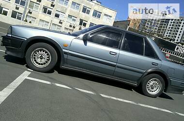 Седан Nissan Bluebird 1988 в 