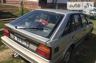 Хетчбек Nissan Bluebird 1989 в 