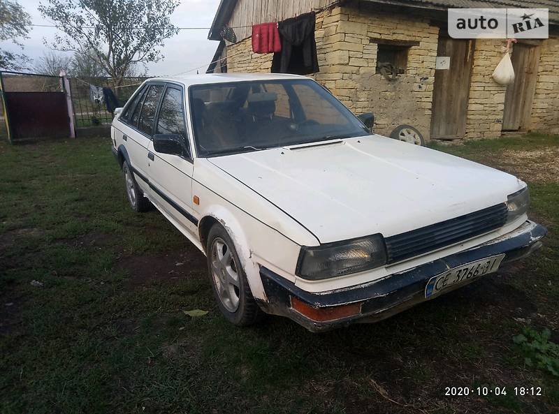 Хетчбек Nissan Bluebird 1988 в Кам'янець-Подільському