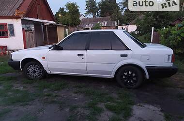 Седан Nissan Bluebird 1988 в Золотоноше