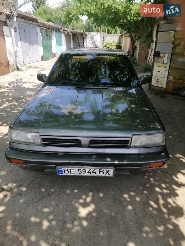Седан Nissan Bluebird 1989 в Первомайську