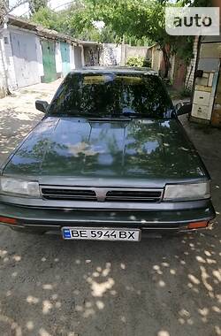 Седан Nissan Bluebird 1989 в Первомайську