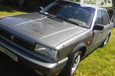 Седан Nissan Bluebird 1990 в Городенці