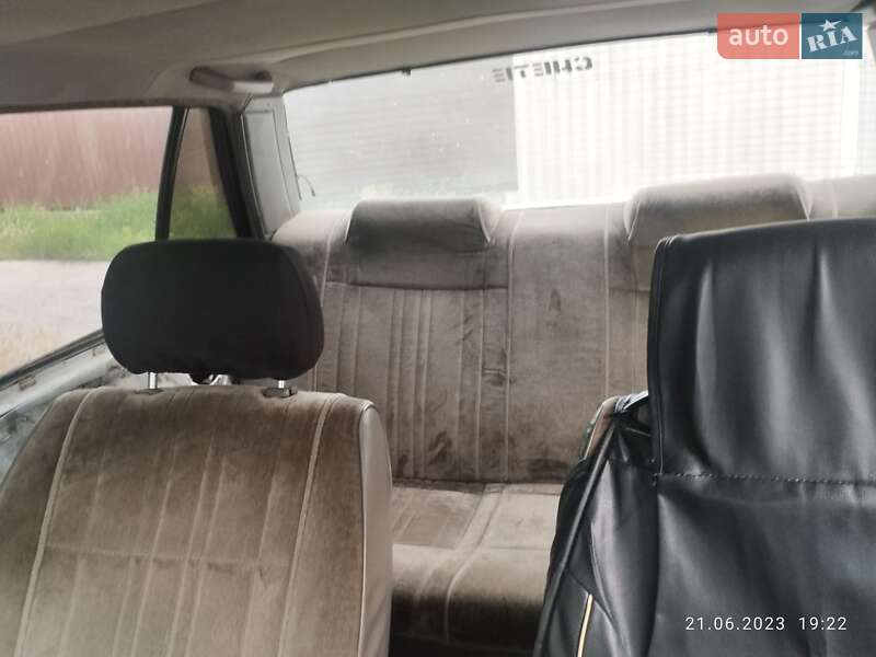 Седан Nissan Bluebird 1984 в Запоріжжі