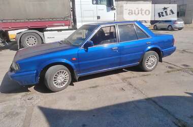 Седан Nissan Bluebird 1990 в Чорноморську