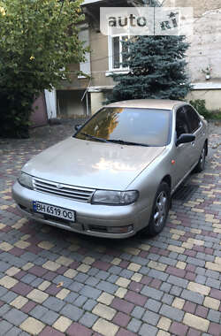 Седан Nissan Bluebird 1996 в Одессе