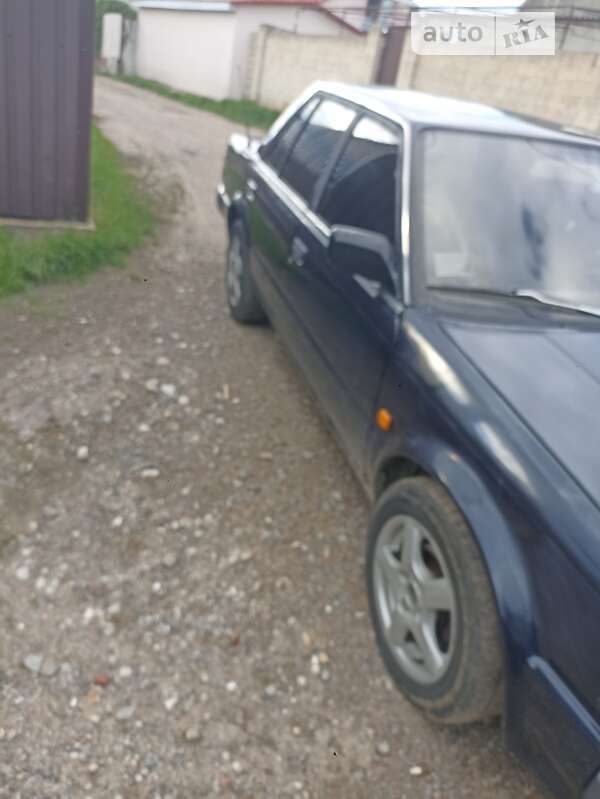 Седан Nissan Bluebird 1985 в Одесі