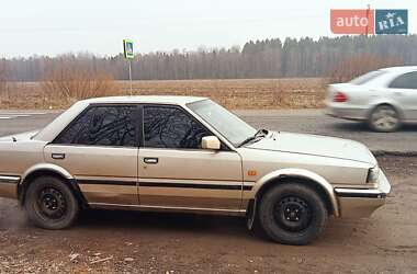 Седан Nissan Bluebird 1990 в Богородчанах