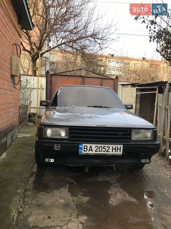 Седан Nissan Bluebird 1986 в Кропивницькому