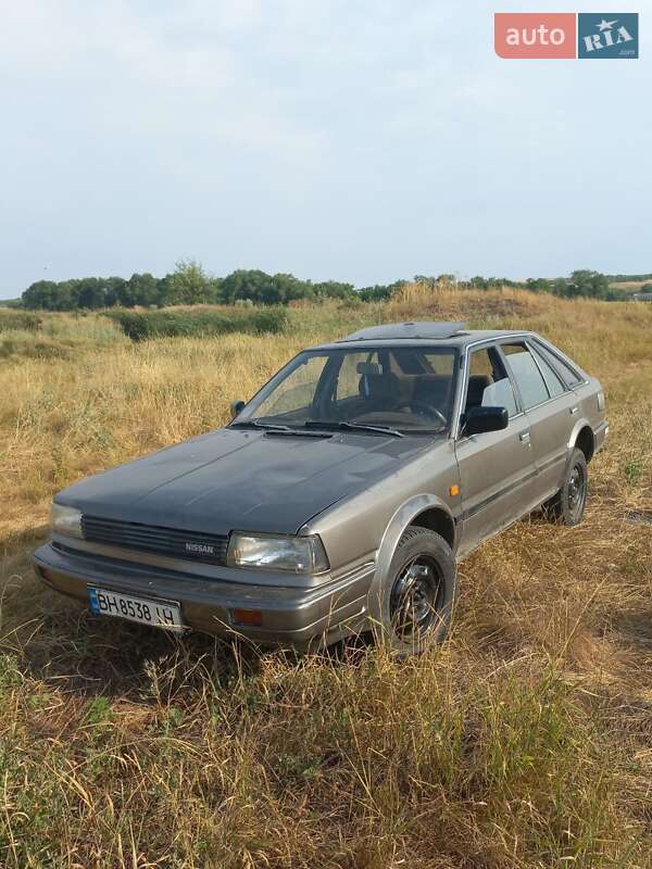 Седан Nissan Bluebird 1987 в Ананьїві