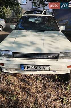 Седан Nissan Bluebird 1988 в Солоному