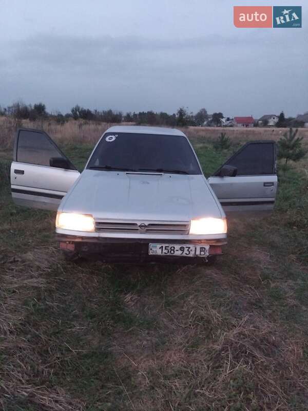 Nissan Bluebird 1989
