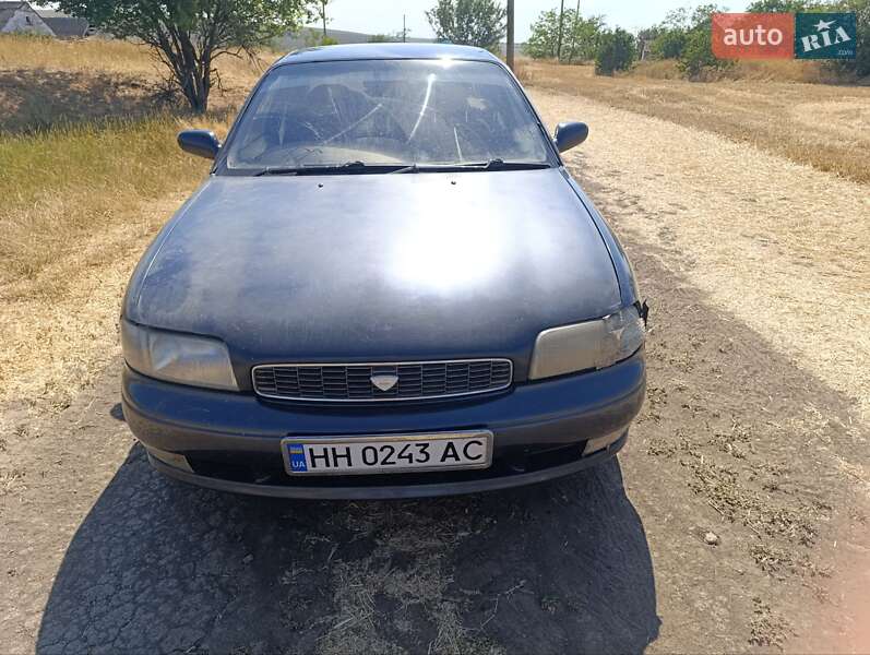 Седан Nissan Bluebird 1992 в Роздільній