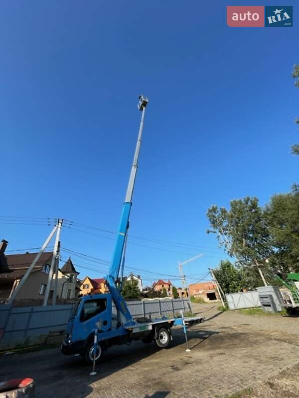 Автовишка Nissan Cabstar 2012 в Чернівцях