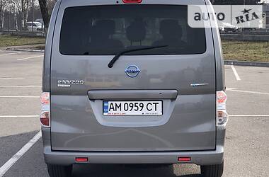 Мінівен Nissan e-NV200 2015 в 