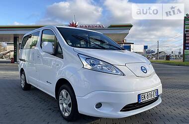 Грузопассажирский фургон Nissan e-NV200 2017 в Житомире