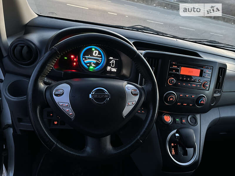 Вантажний фургон Nissan e-NV200 2017 в Тернополі