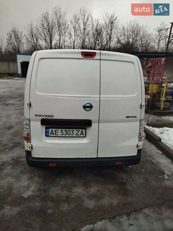 Минивэн Nissan e-NV200 2017 в Кривом Роге