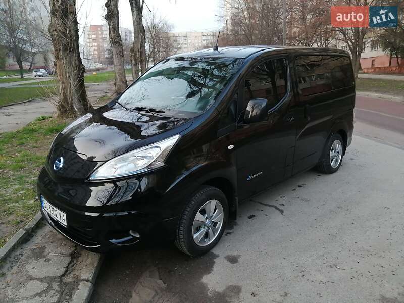Nissan e-NV200 2014