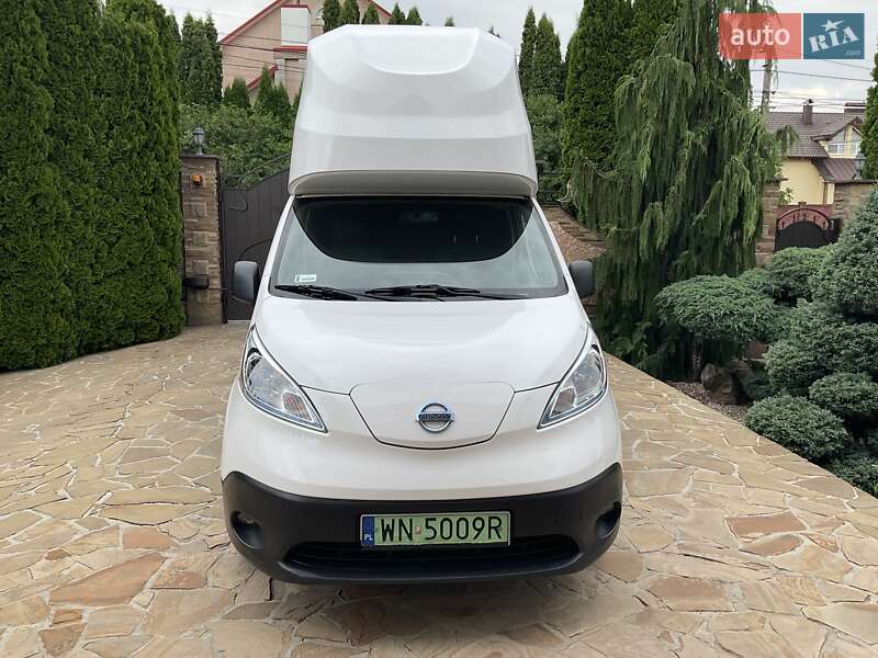 Грузовой фургон Nissan e-NV200 2022 в Ровно