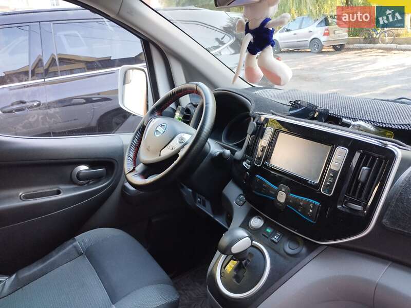 Мінівен Nissan e-NV200 2015 в Дрогобичі