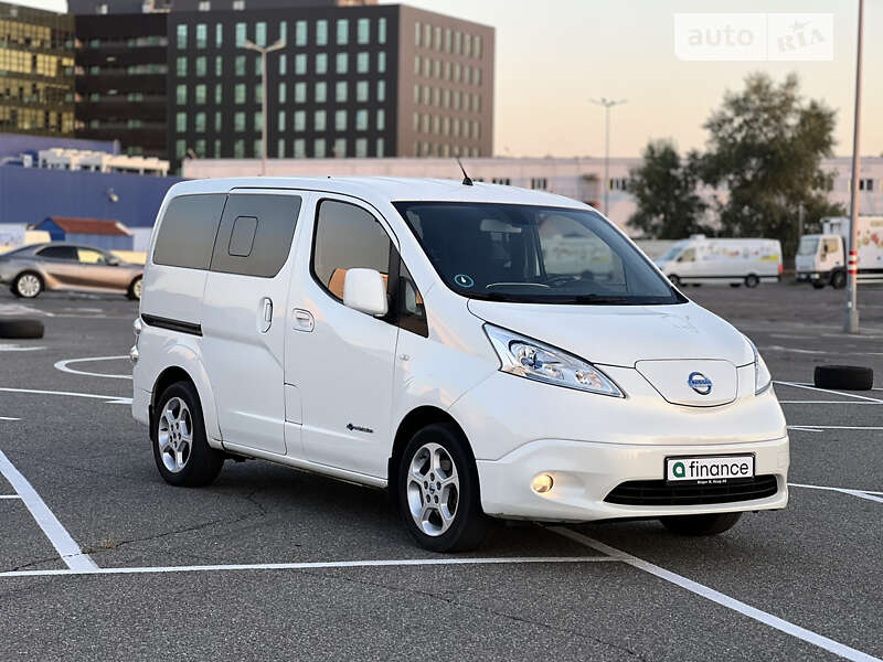 Минивэн Nissan e-NV200 2015 в Киеве