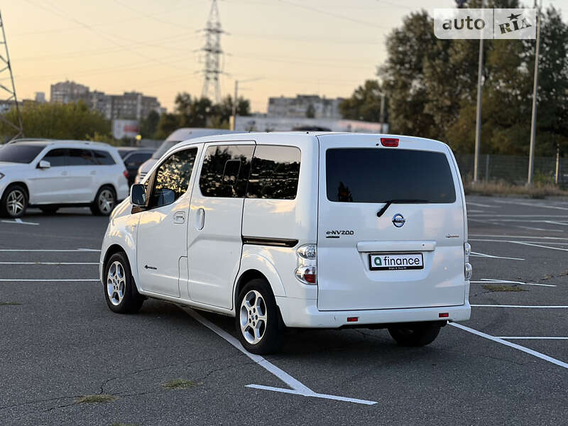 Минивэн Nissan e-NV200 2015 в Киеве