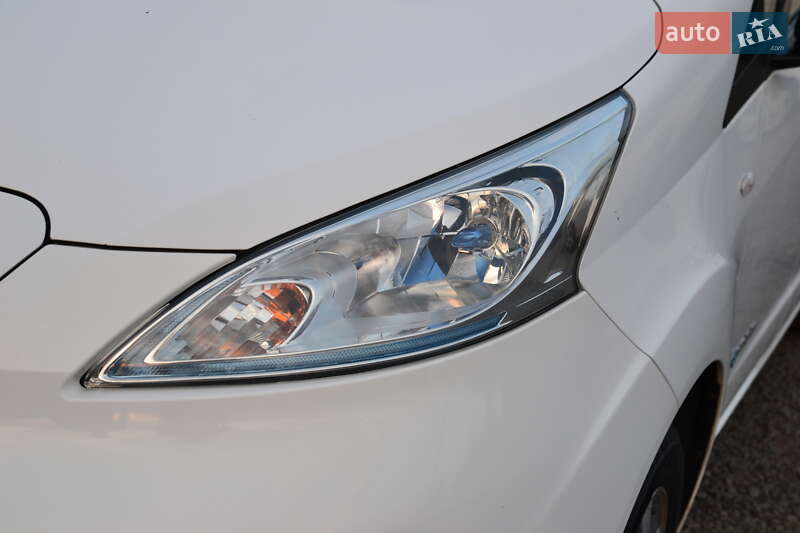 Вантажний фургон Nissan e-NV200 2015 в Луцьку