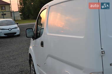 Грузовой фургон Nissan e-NV200 2015 в 