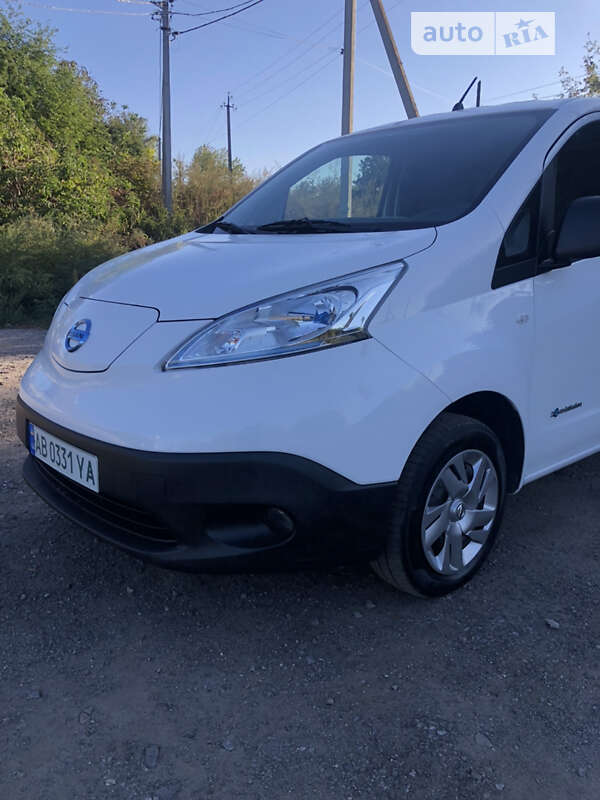 Вантажний фургон Nissan e-NV200 2016 в Вінниці
