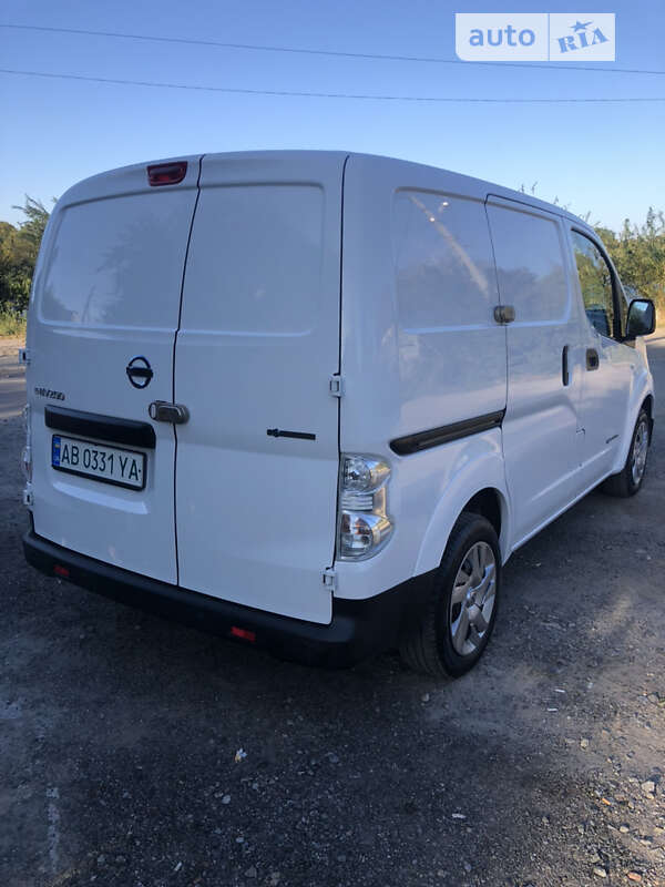 Вантажний фургон Nissan e-NV200 2016 в Вінниці