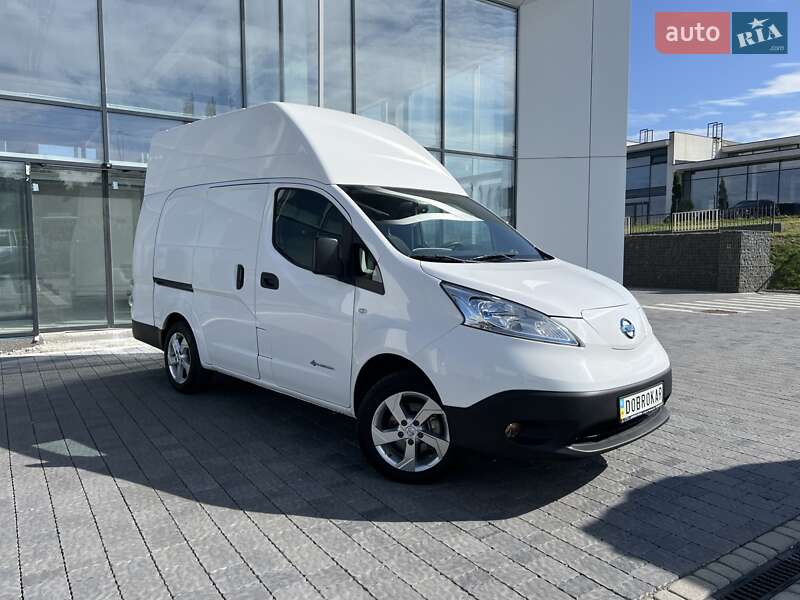 Вантажний фургон Nissan e-NV200 2018 в Львові