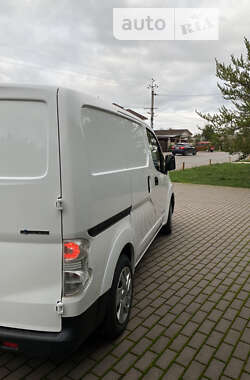 Грузовой фургон Nissan e-NV200 2017 в 