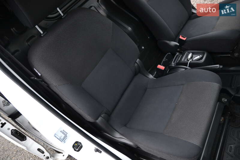 Грузовой фургон Nissan e-NV200 2020 в Луцке