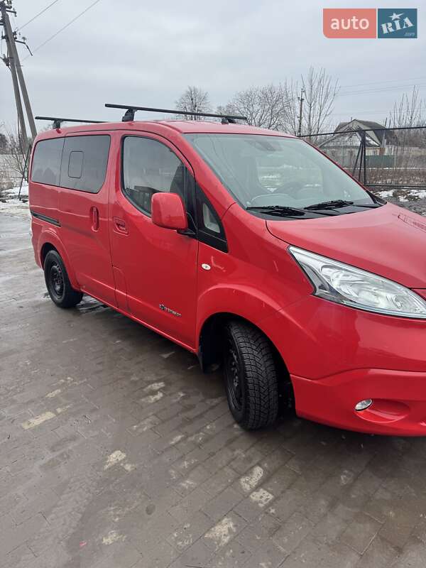 Nissan e-NV200 2015