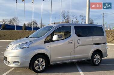 Минивэн Nissan e-NV200 2018 в 