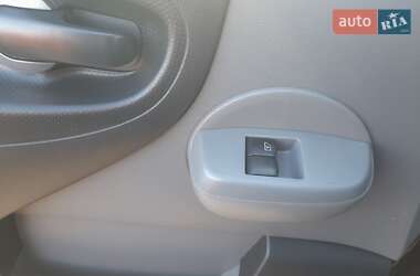 Минивэн Nissan e-NV200 2014 в 