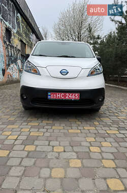 Грузовой фургон Nissan e-NV200 2019 в 