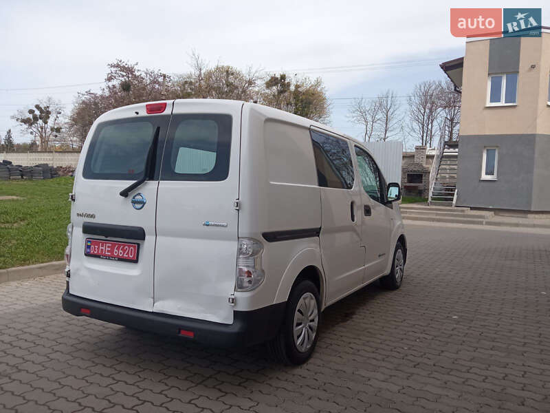 Грузовой фургон Nissan e-NV200 2017 в Радехове