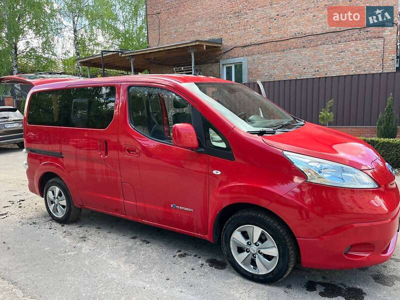 Мінівен Nissan e-NV200 2017 в Шостці