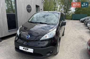 Вантажний фургон Nissan e-NV200 2015 в Тернополі