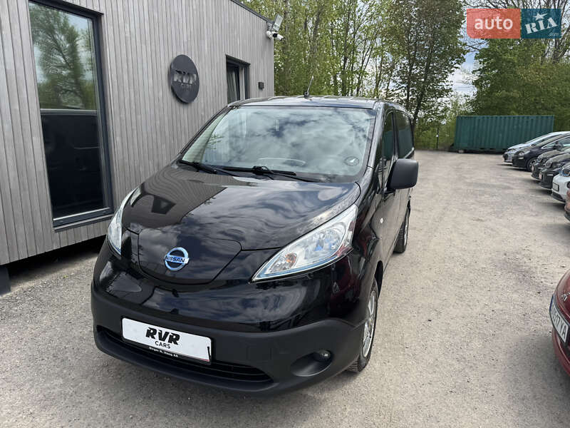 Nissan e-NV200 2015