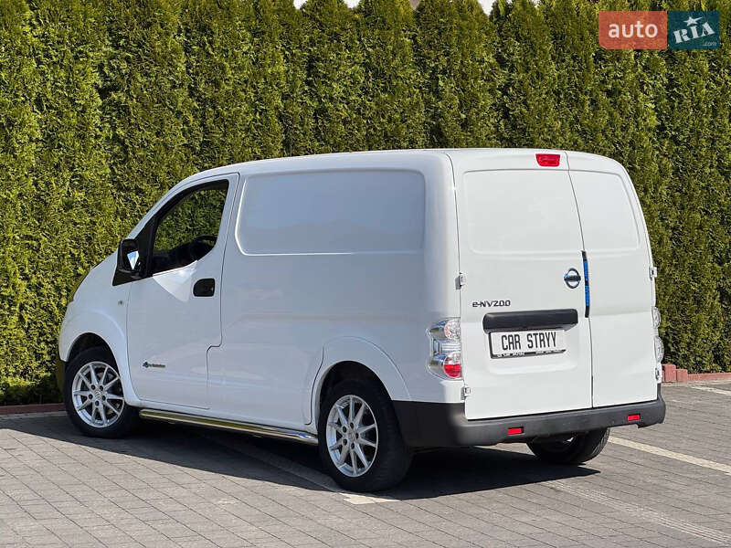 Вантажний фургон Nissan e-NV200 2020 в Стрию
