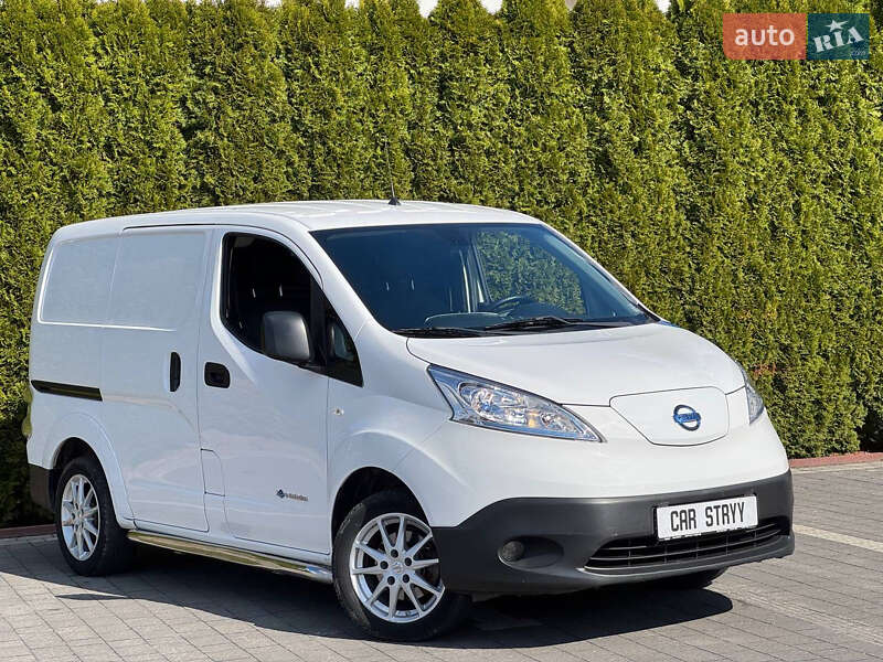 Вантажний фургон Nissan e-NV200 2020 в Стрию