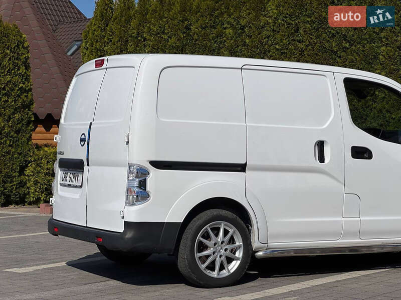 Вантажний фургон Nissan e-NV200 2020 в Стрию