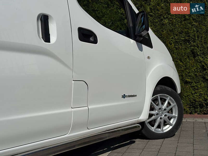 Вантажний фургон Nissan e-NV200 2020 в Стрию