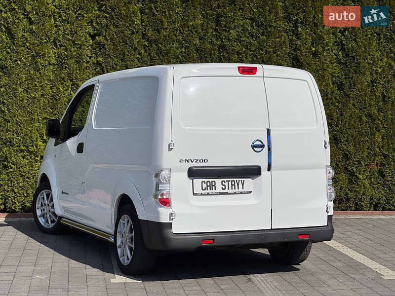 Вантажний фургон Nissan e-NV200 2020 в Стрию