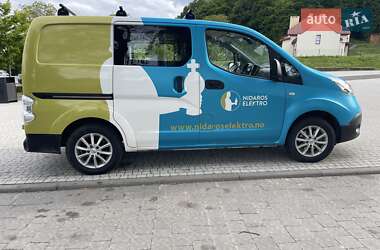Грузовой фургон Nissan e-NV200 2019 в 