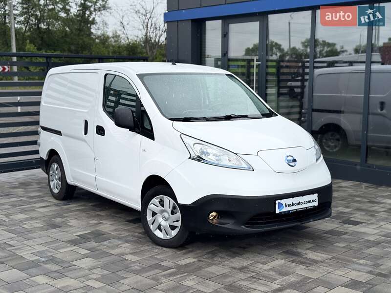 Грузовой фургон Nissan e-NV200 2019 в 